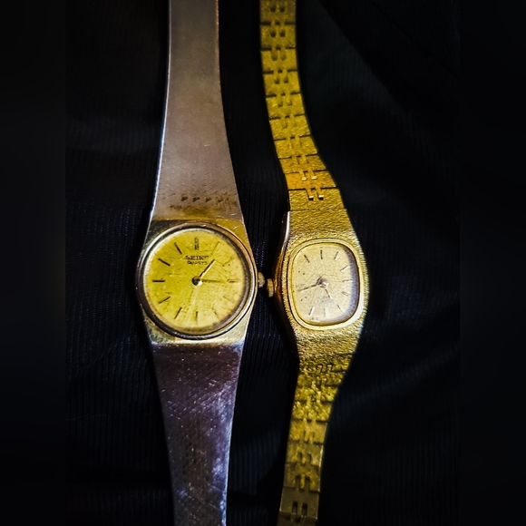 LOT OF 2 - Vintage Seiko Quartz Women's watches - Needs batteries - Picture 2 of 12